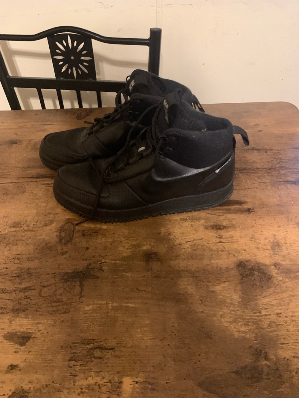Nike Men's Black High-Top Athletic Sneakers - Picture 2 of 5